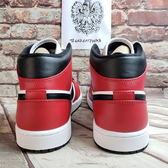 Nike Air Jordan 1 Mid Chicago Black Toe 🆕️💥💥 - Picture 6 of 8